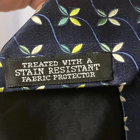 Men’s Geoffrey Beene Tie - Picture 3 of 6